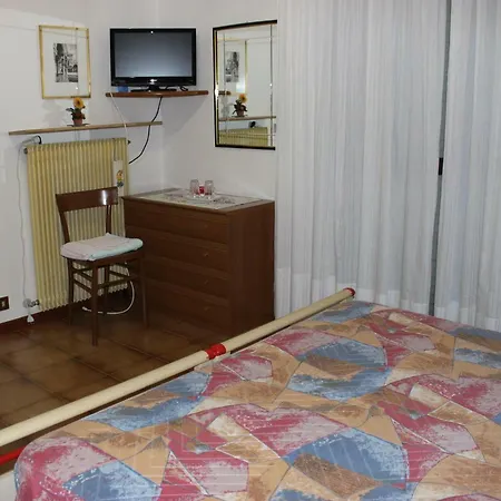 Famiglia Benedetti فندق مبيت وإفطار